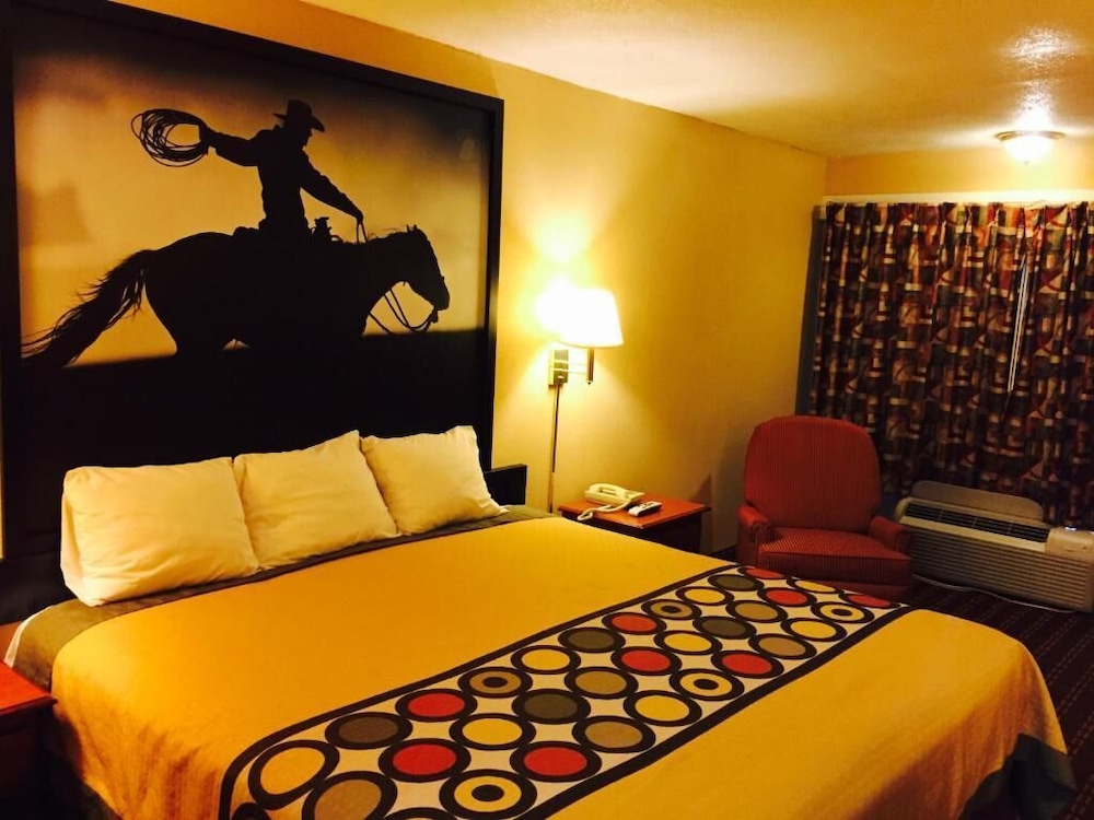 Arya Inn & Extended Stay 10/29