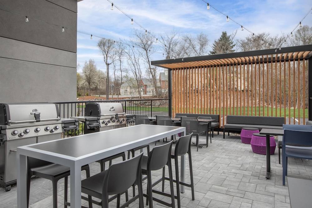 Home2 Suites by Hilton Chelmsford Lowell 25/36