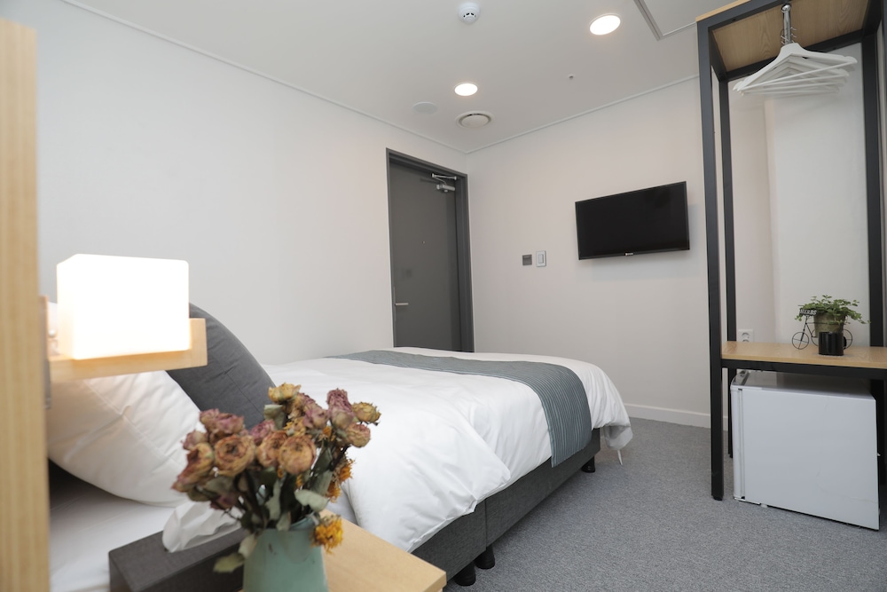 LINE HOTEL MYEONGDONG 22/56