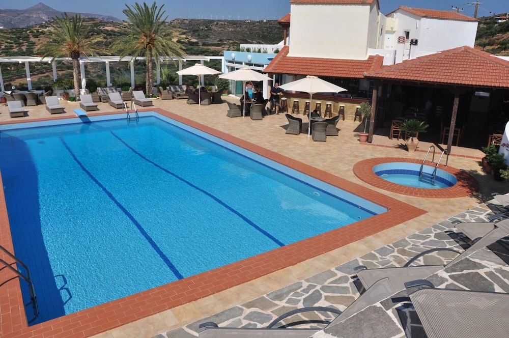 CASTRI VILLAGE HOTEL 16/50