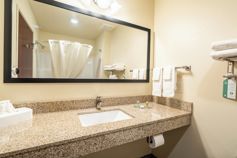 Cobblestone Hotel & Suites - Andrews 30/34