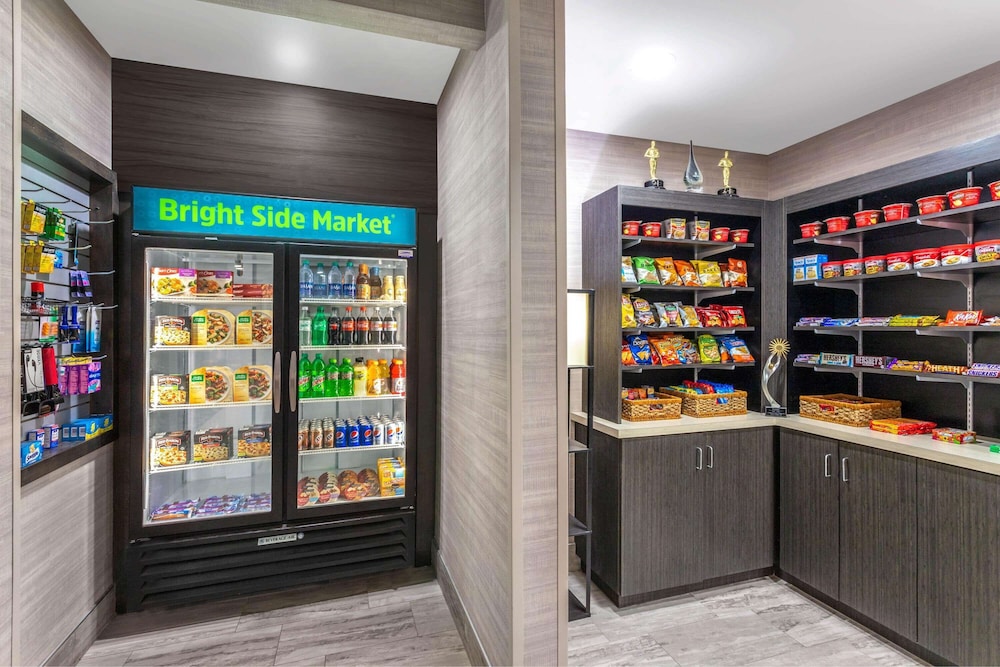 La Quinta Inn & Suites by Wyndham Columbus - Edinburgh 42/59