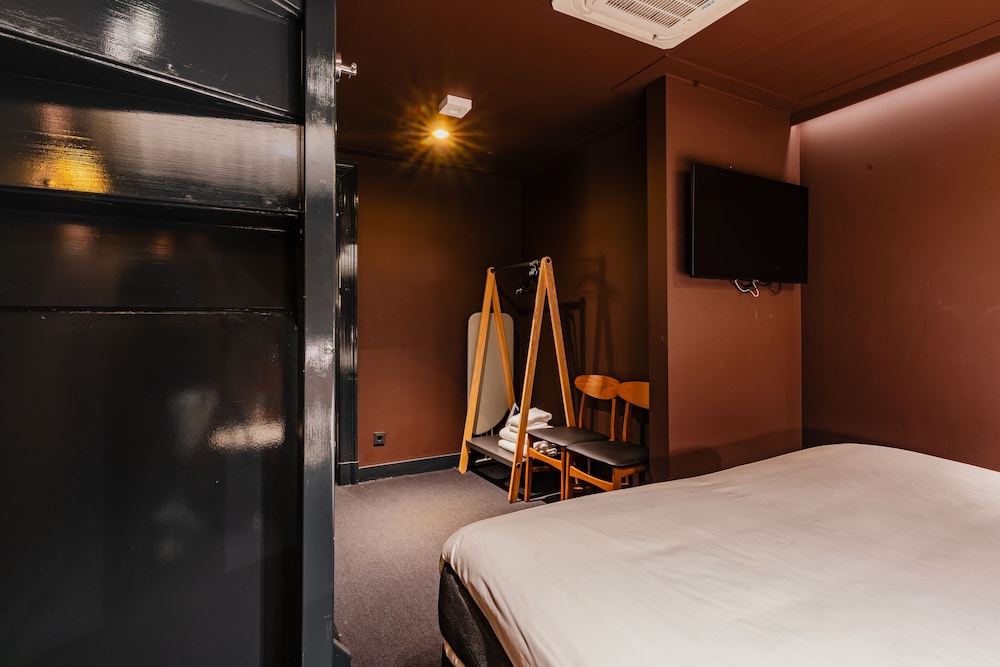 De Jonker Urban Studios & Suites 25/60