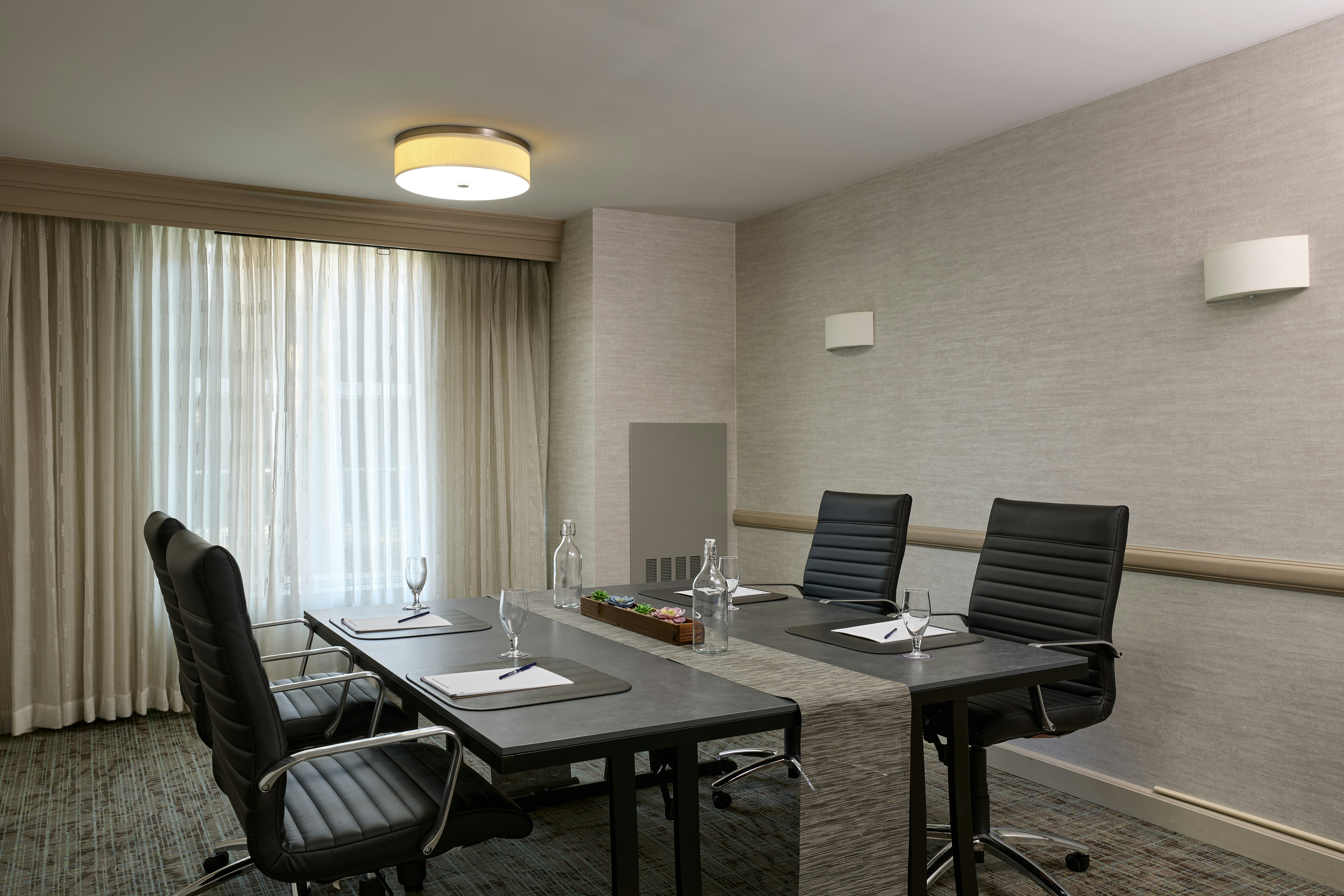 DoubleTree by Hilton Minneapolis Airport 28/35