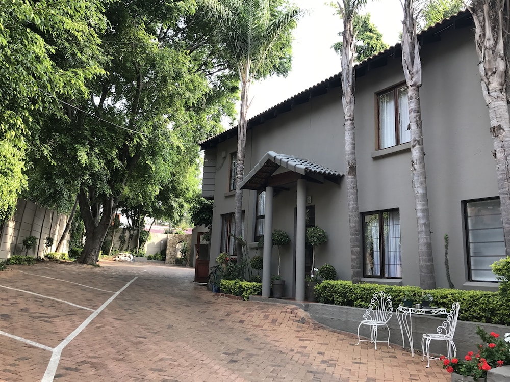Waterhouse Guest Lodges 295 Indus Street 42/50