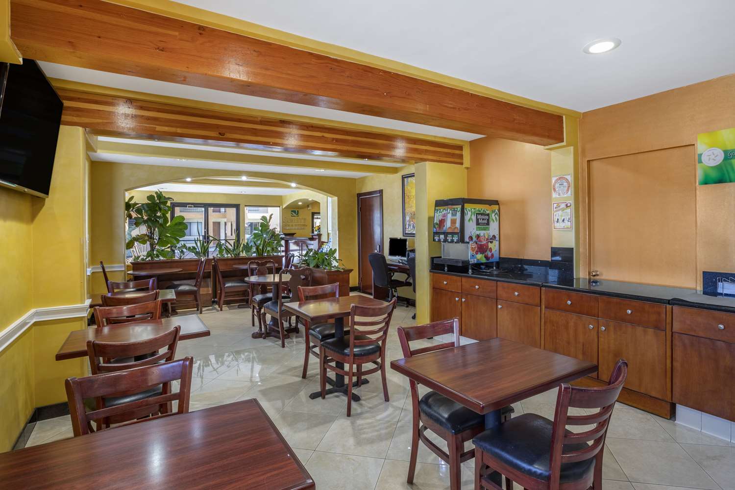 Quality Inn & Suites Westminster Seal Beach 27/37
