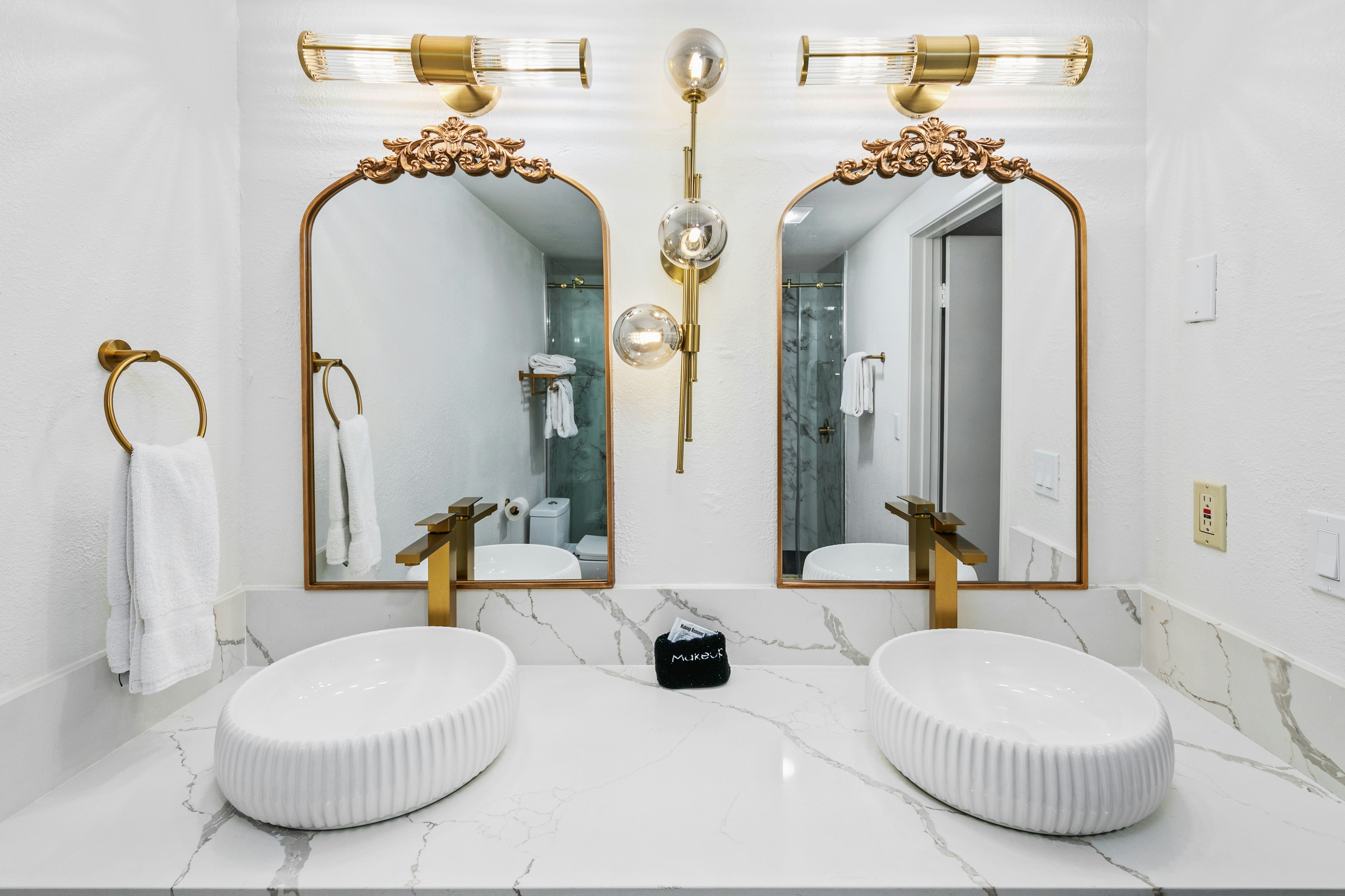 Art Hotel Laguna Beach 40/41
