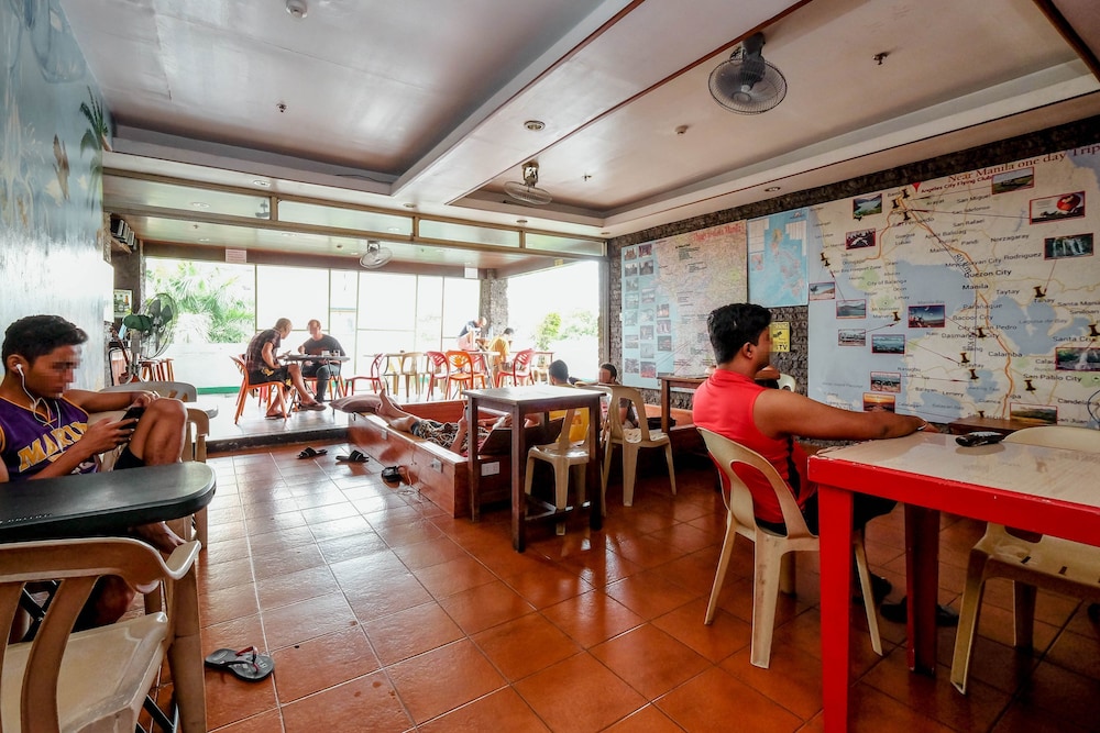 Stay Malate Hostel 54/59