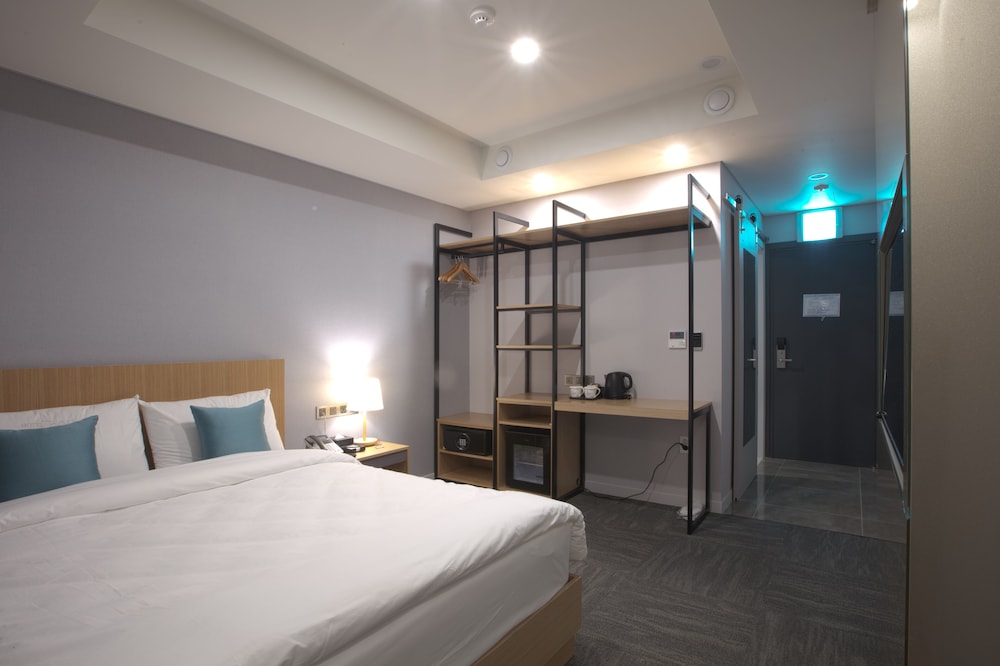 La Mer Hotel 23/50