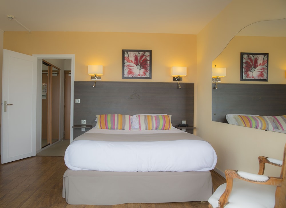 ARC HOTEL SUR MER 13/62