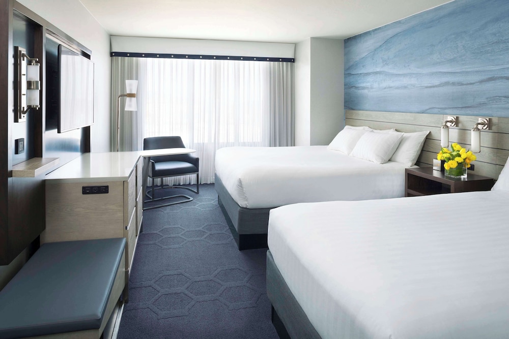 Hyatt At Fishermans Wharf 26/73