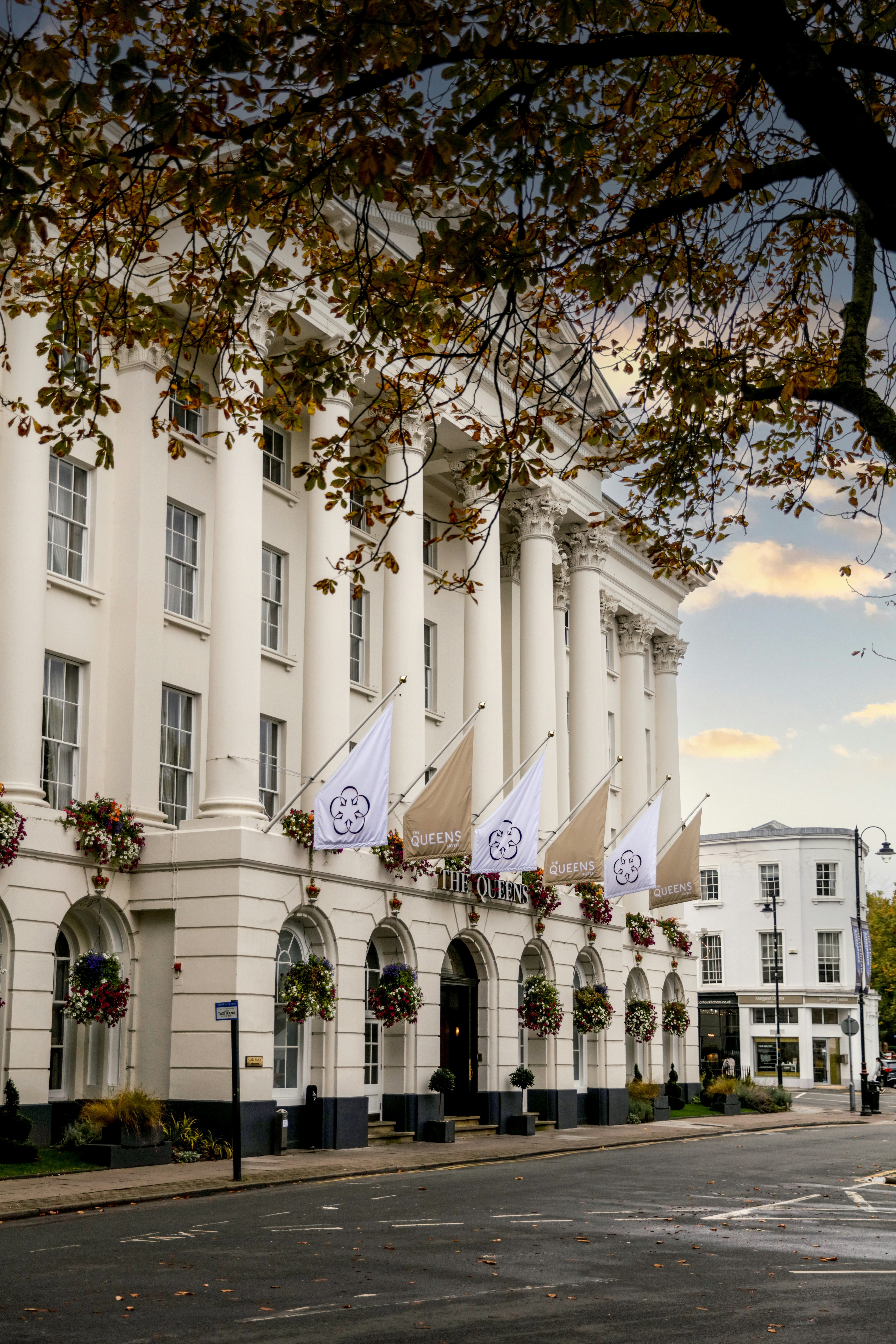 Queens Hotel Cheltenham 8/53
