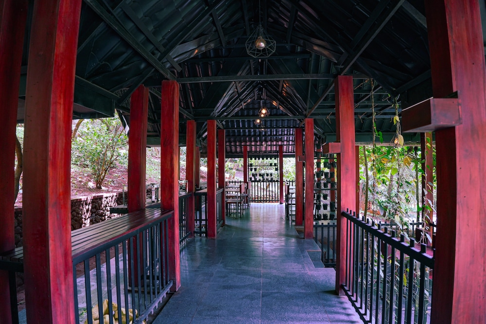 Vythiri Greens Resort 4/25
