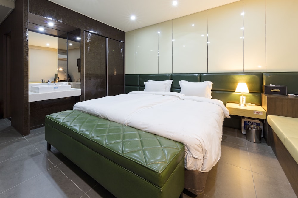 Hotel France 12/51