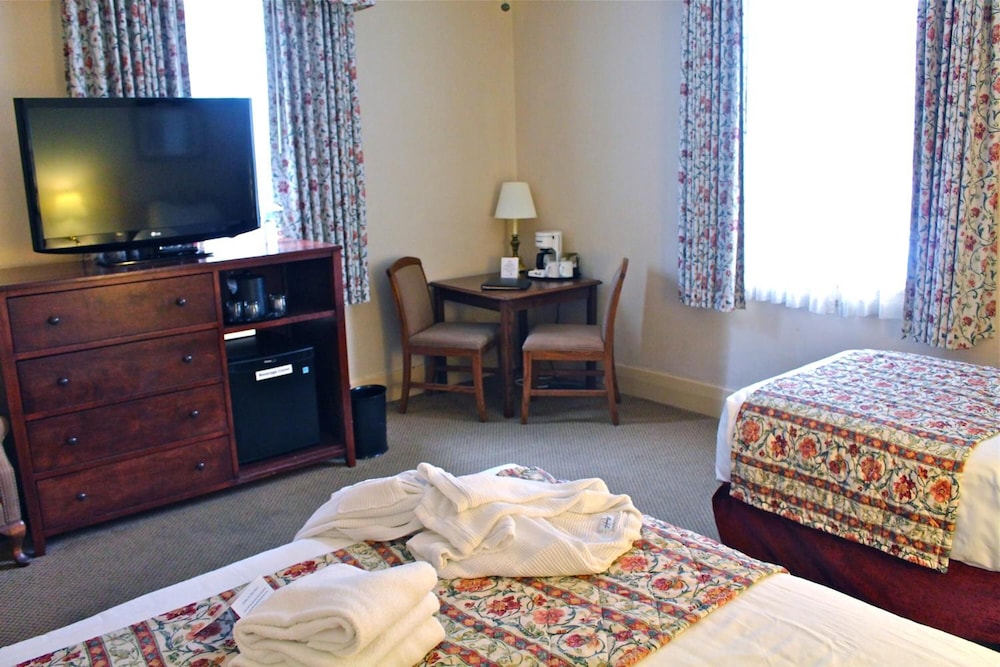 Harrison Resort Hot Springs 28/68