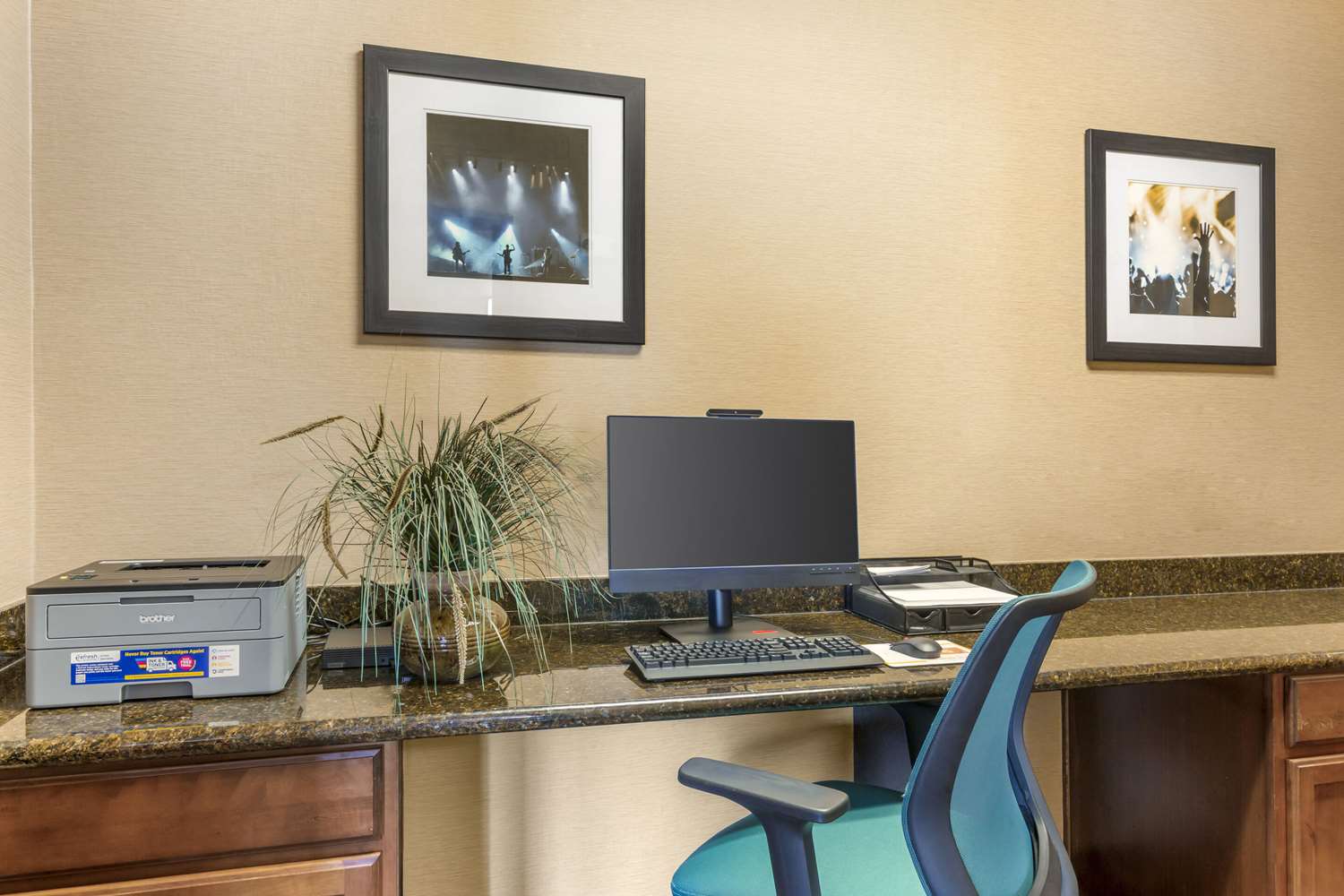 Comfort Suites Glendale State Farm Stadium Area 35/45
