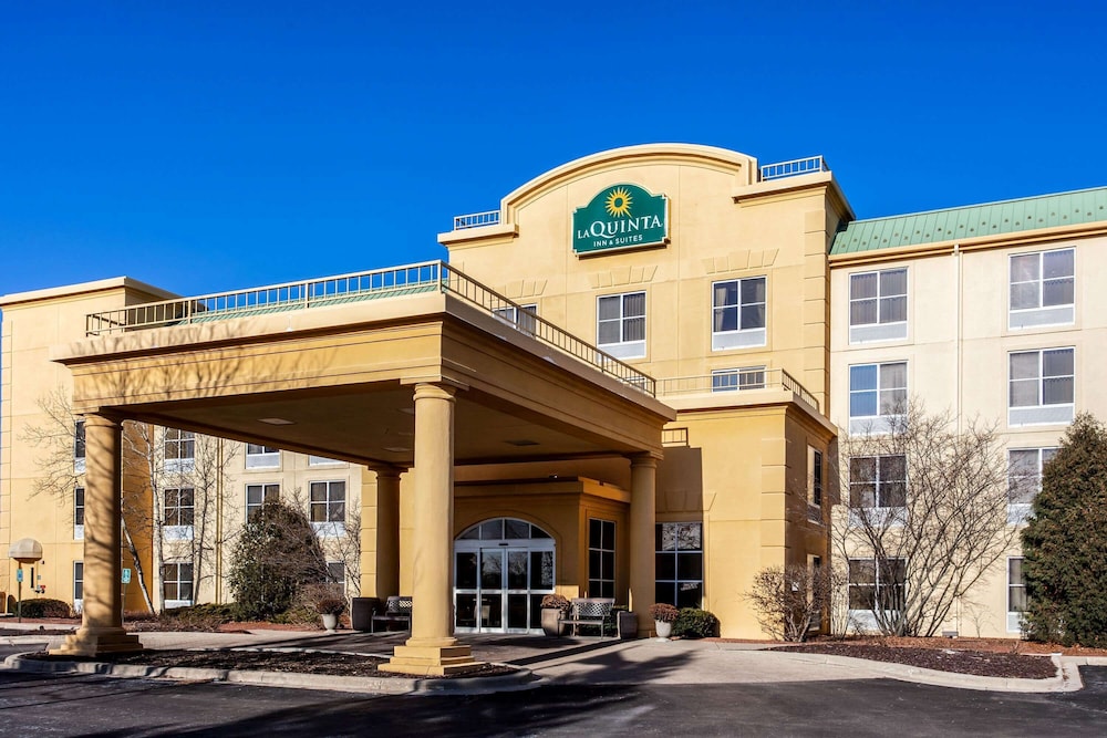 La Quinta Inn & Suites by Wyndham Milwaukee SW New Berlin 3/38
