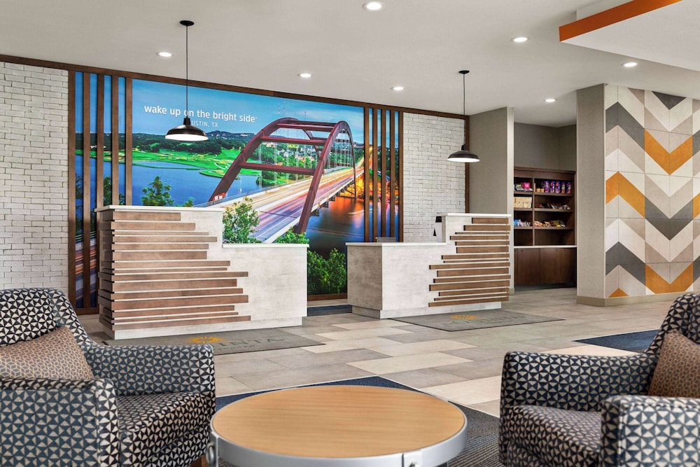 La Quinta Inn & Suites by Wyndham Austin South 44/53