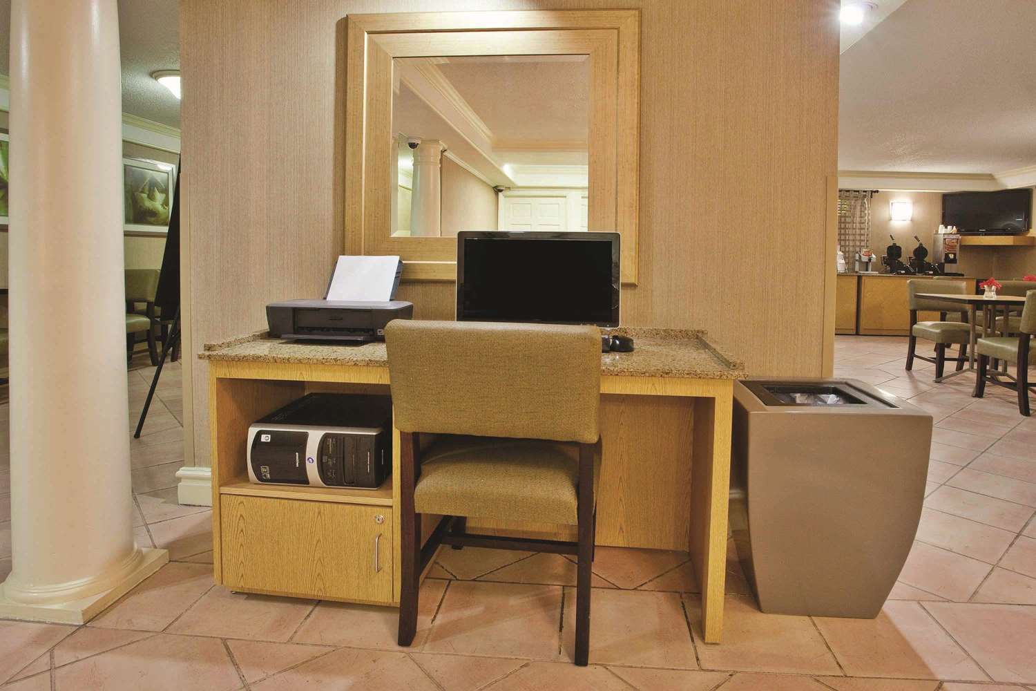 La Quinta Inn Savannah Midtown 32/32