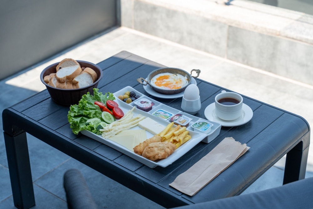 216 Bosphorus Suite 32/50