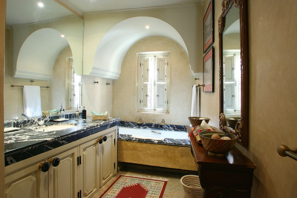 Riad Hasna Espi 72/72