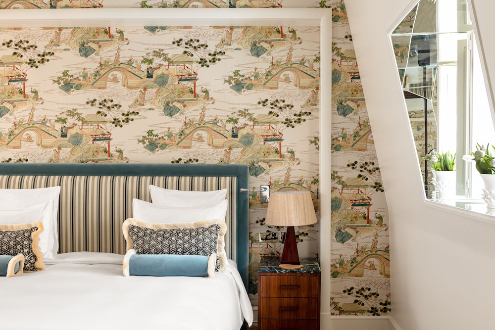 JUNIOR SUITE, TOP FLOOR