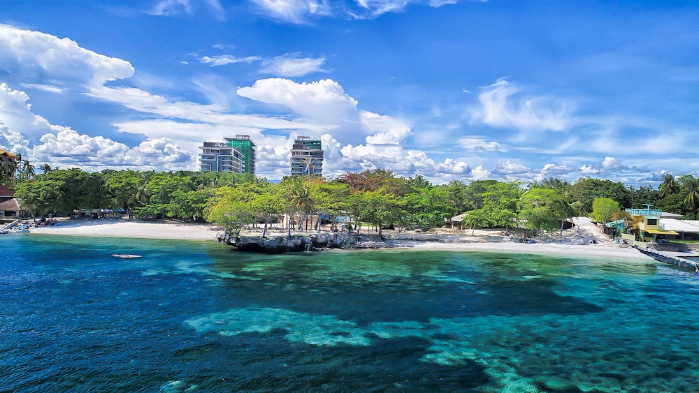 Tambuli Seaside Resort and Spa 23/35