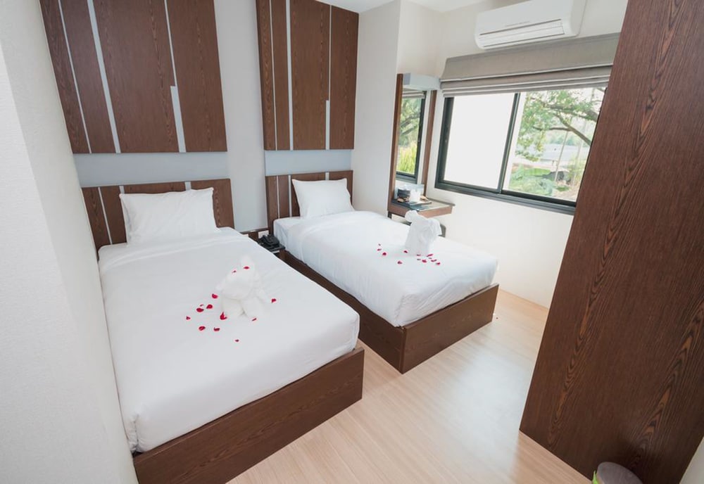 The Y Smart Hotel 9/28