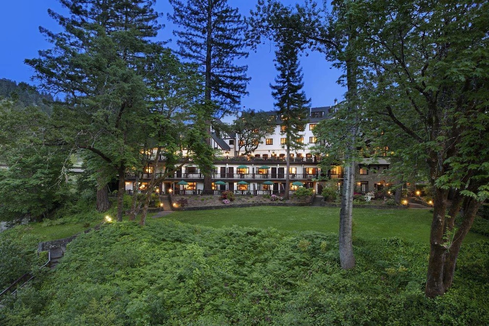Benbow Historic Inn 66/70