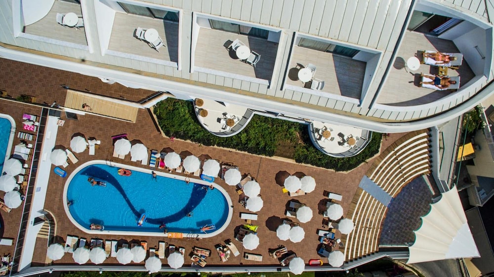 Laguna Beach Alya Resort & SPA 2/50