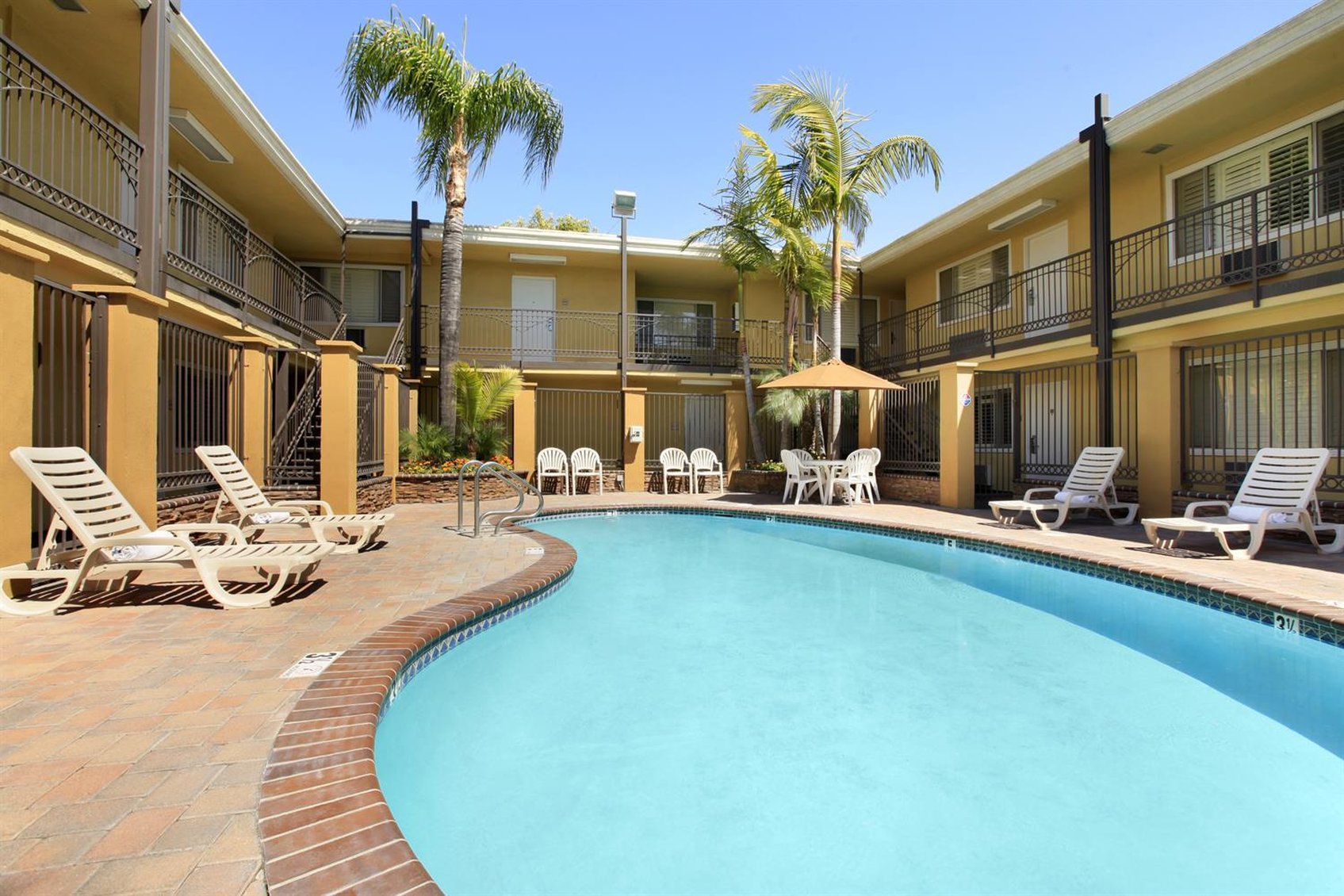 Del Sol Inn - Anaheim Resort 3/3