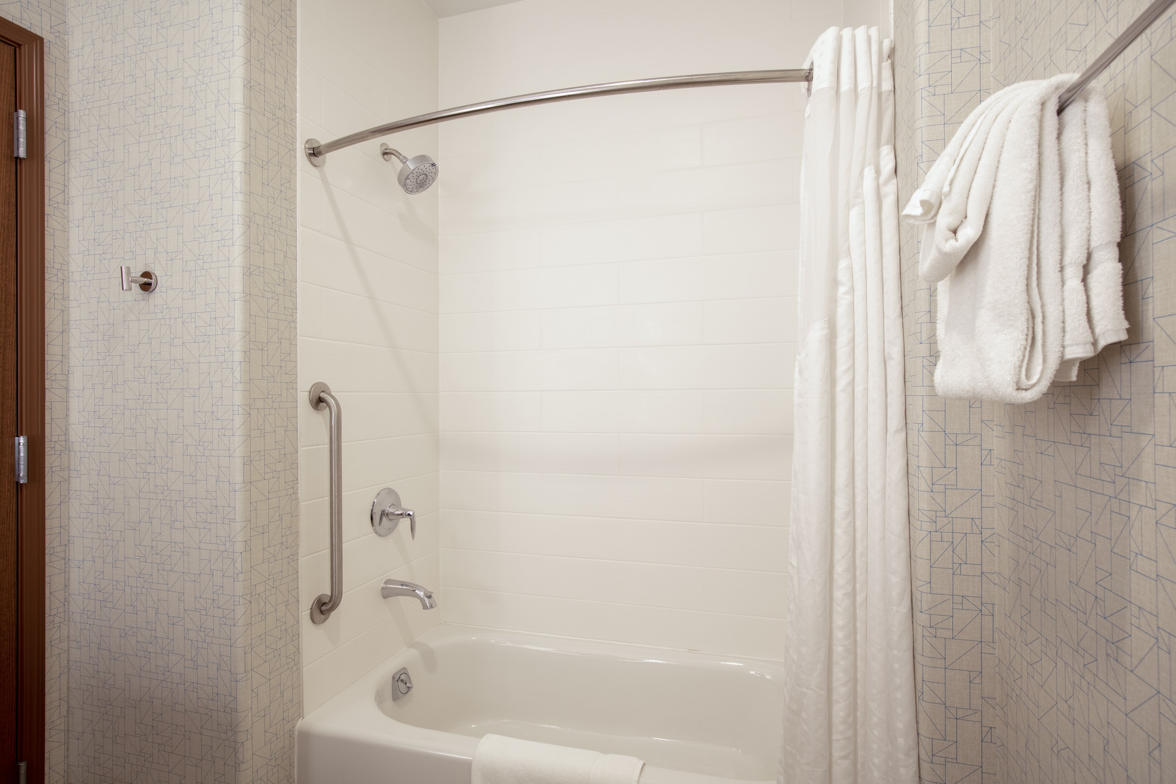 Holiday Inn Express & Suites Beloit 37/38