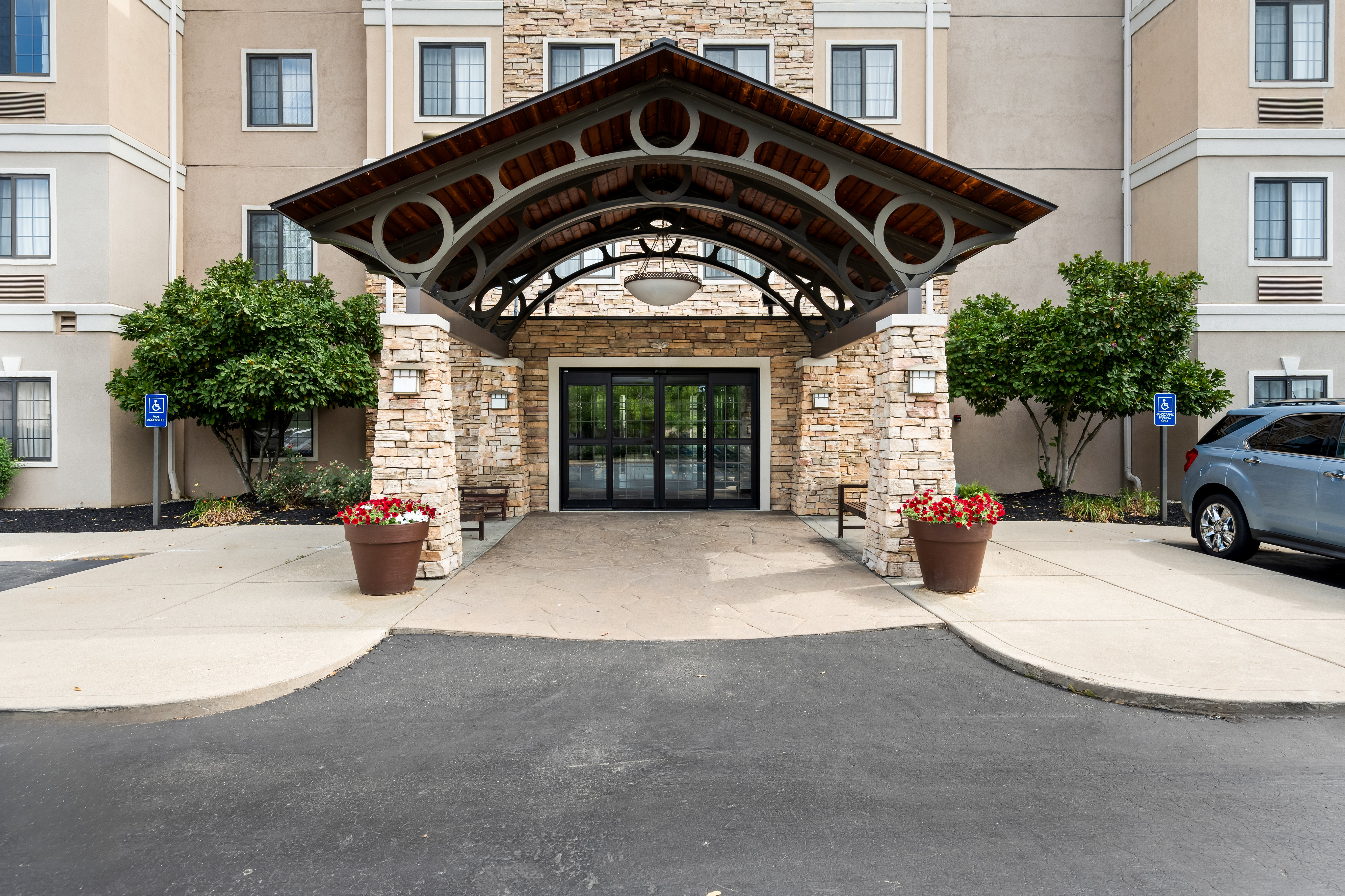 Staybridge Suites Cincinnati North Oh 63/69