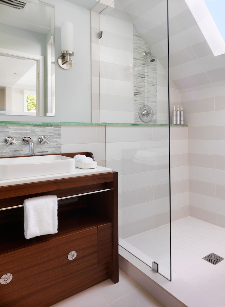 Casa Madrona Hotel and Spa 58/61