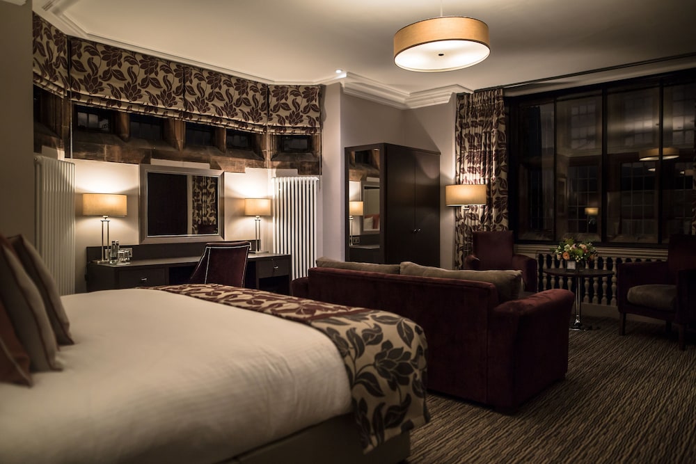 Abbey House Hotel 17/50