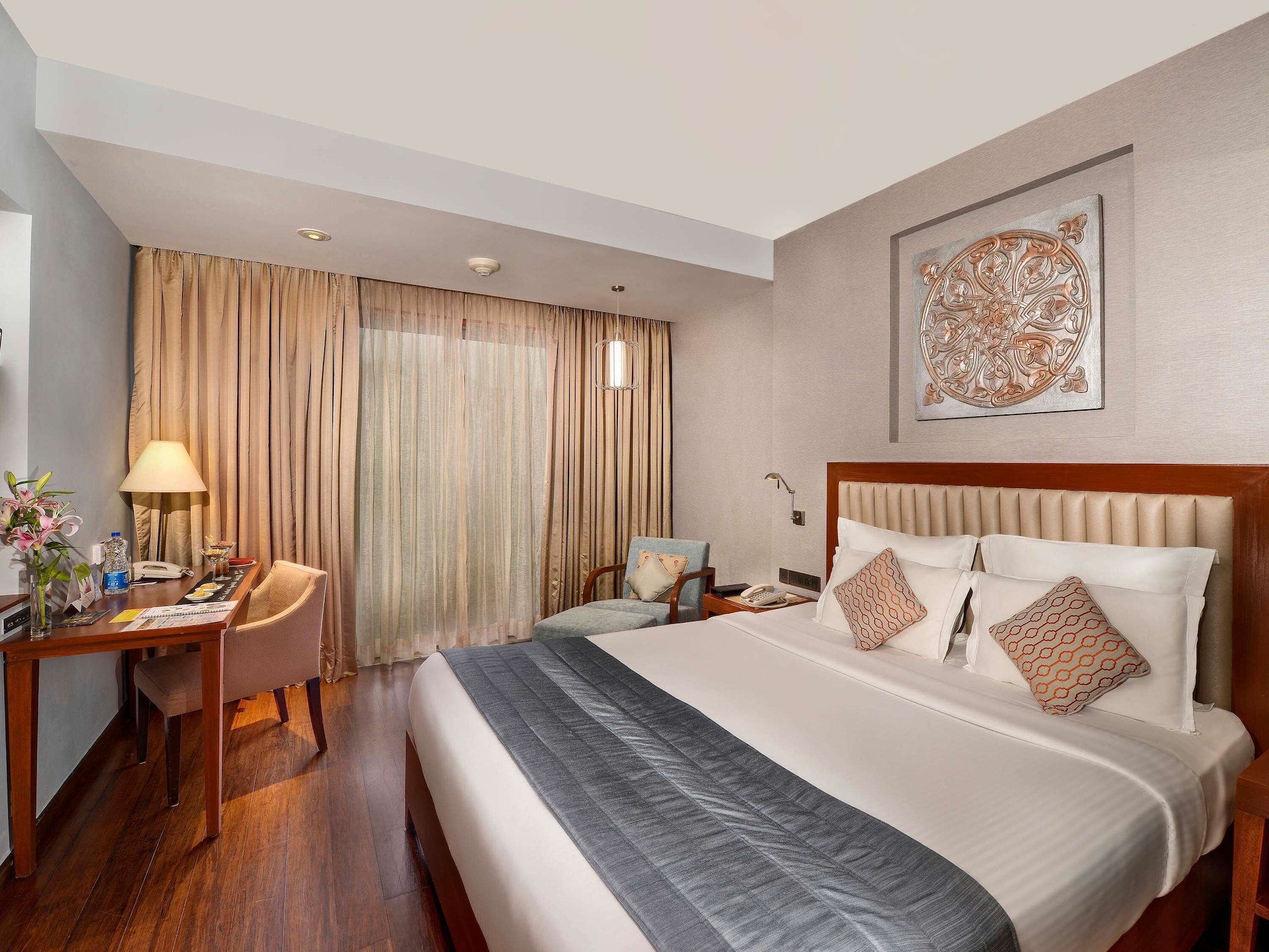SUPERIOR, KING BED, BALCONY