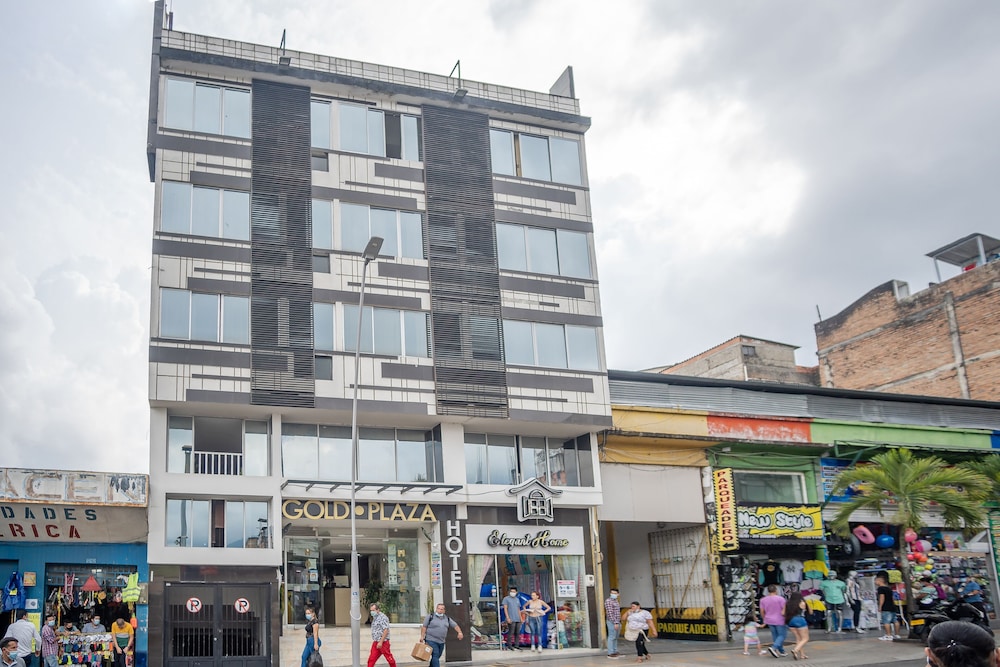 Ayenda 1910 Gold Plaza 2/25