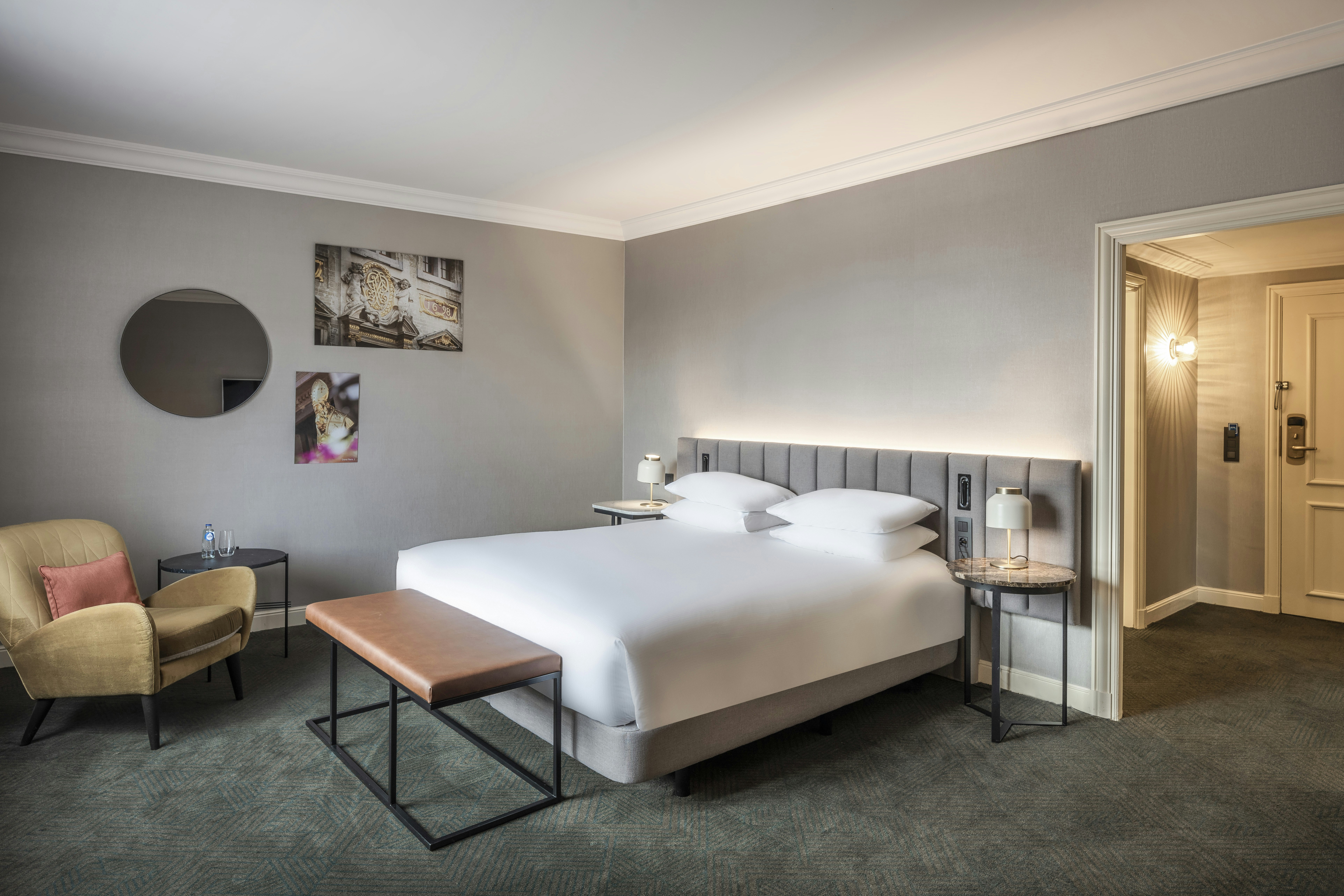 ROOM, KING BED, ACCESSIBLE
