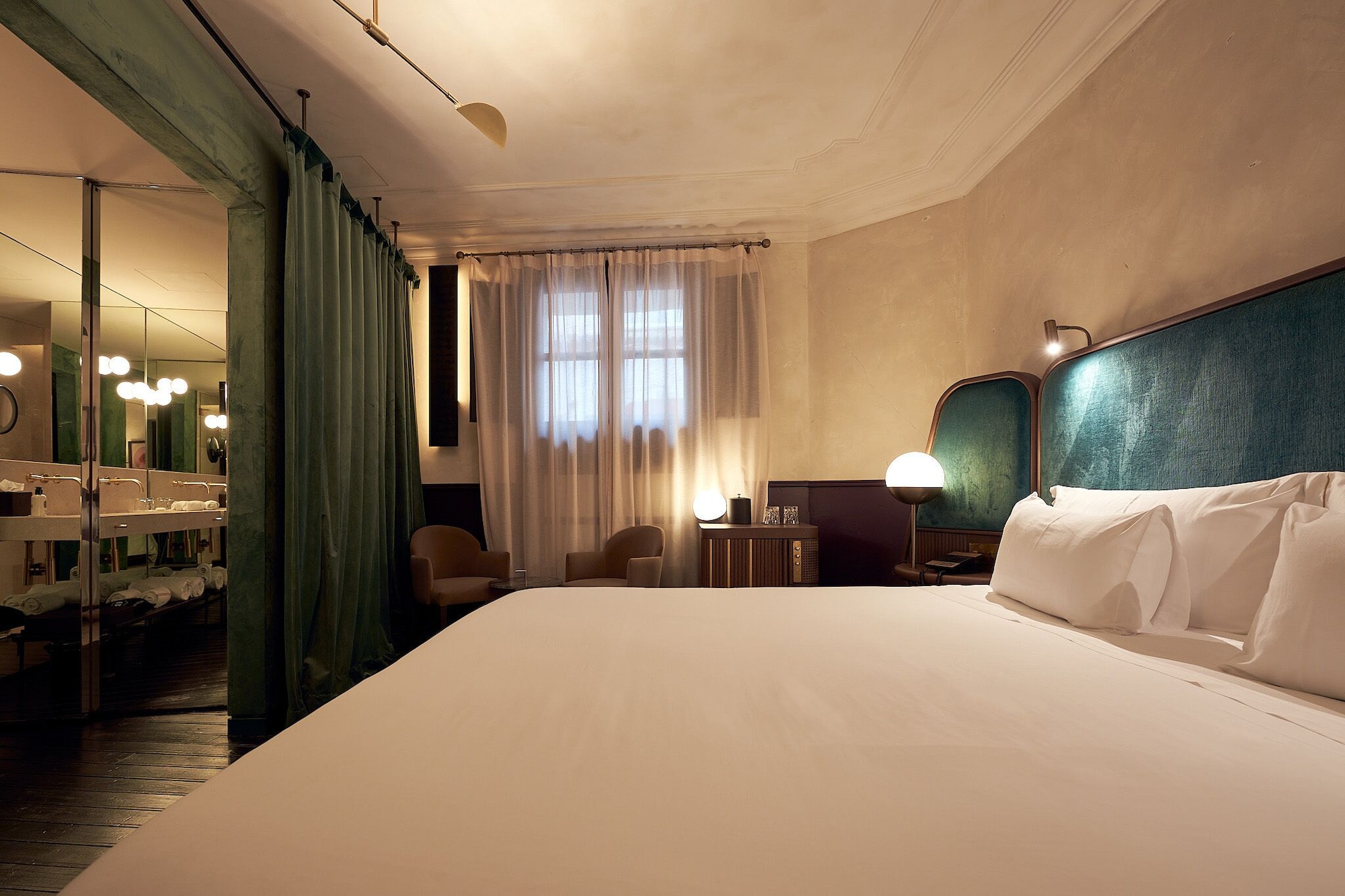 LUXURY, DOUBLE BED