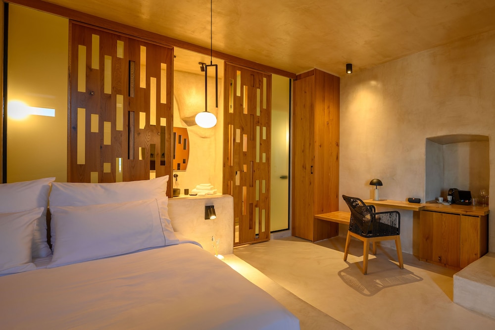 Canvas Suites 9/50