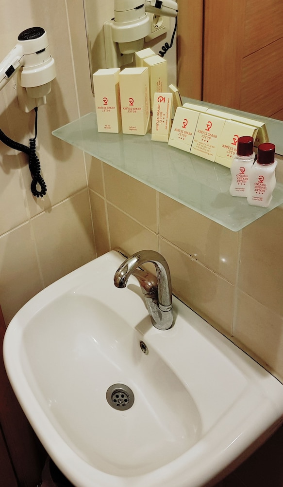 Grand Zeybek Hotel 46/50