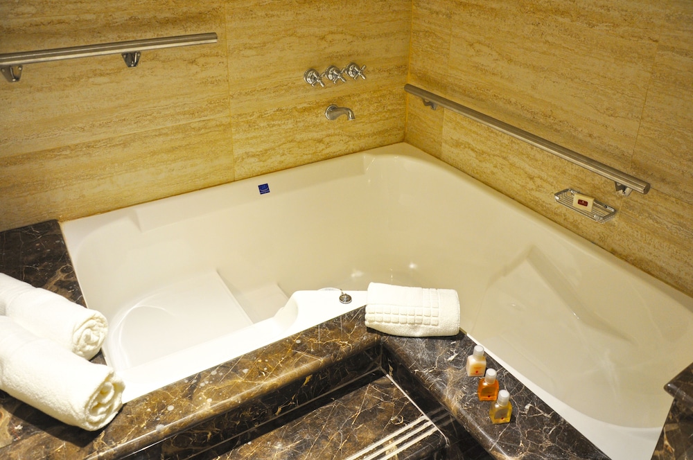 Amerian Hotel Casino Carlos V 24/63