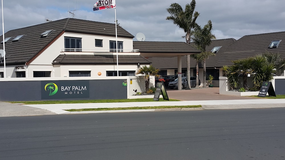 Bay Palm Motel 1/50
