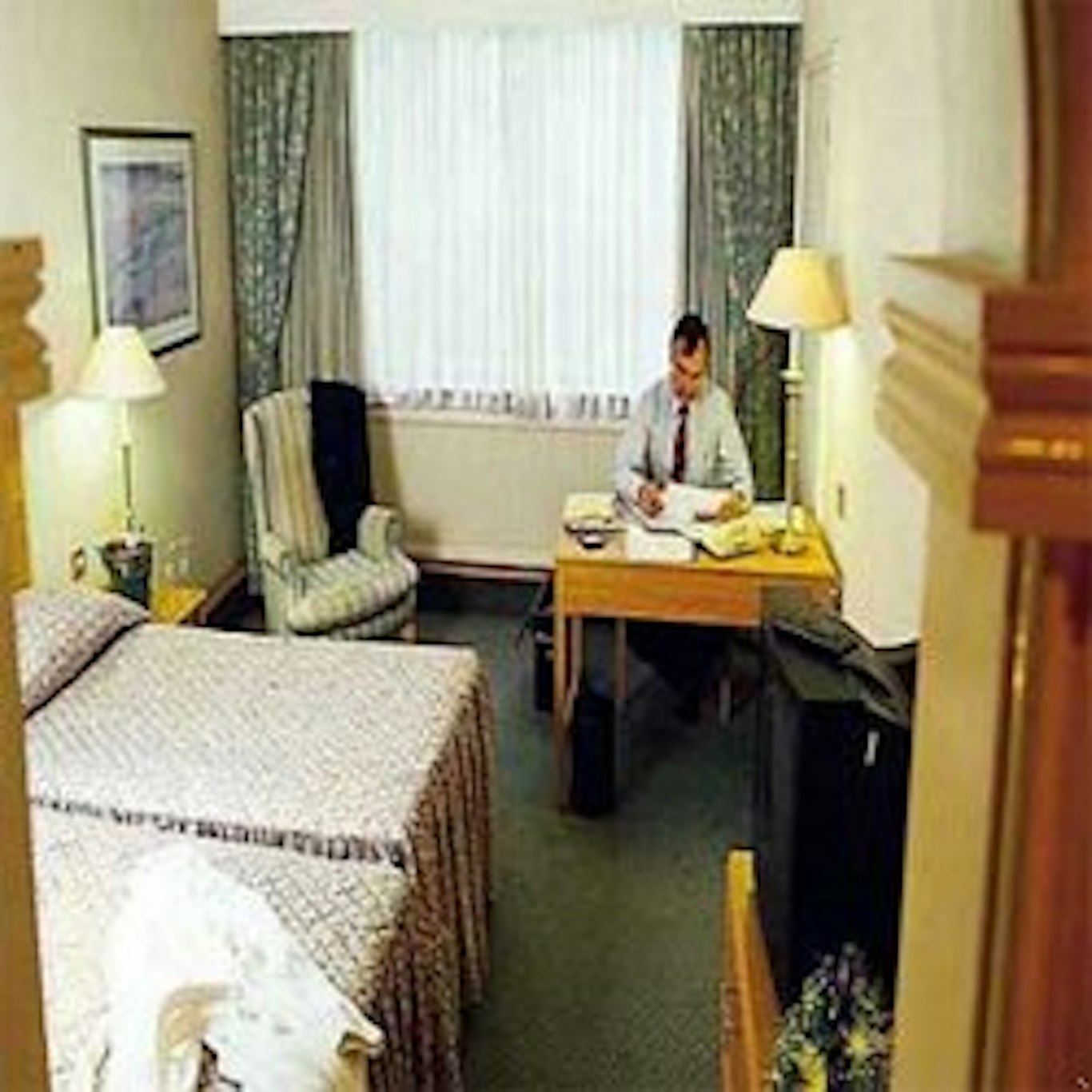 Dancenter Lux Resort London City M25 11/25