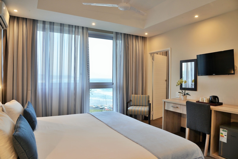 BLUE MARLIN HOTEL 31/84