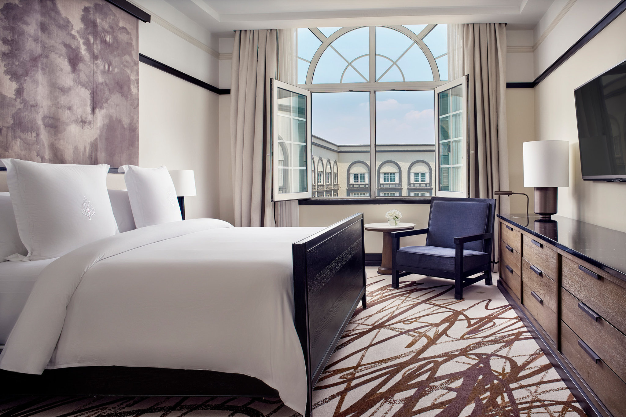 Ambassador, Suite