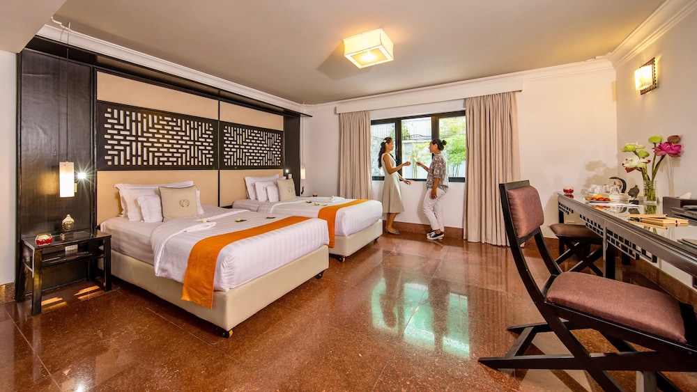 DELUXE, TWIN BEDS
