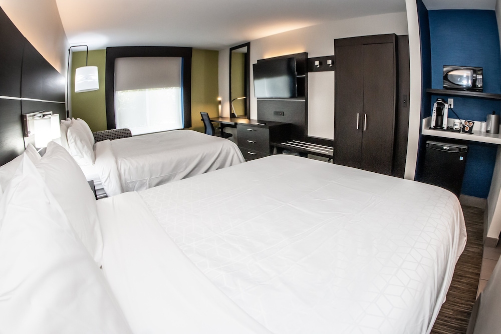 Holiday Inn Express Allentown North 22/62