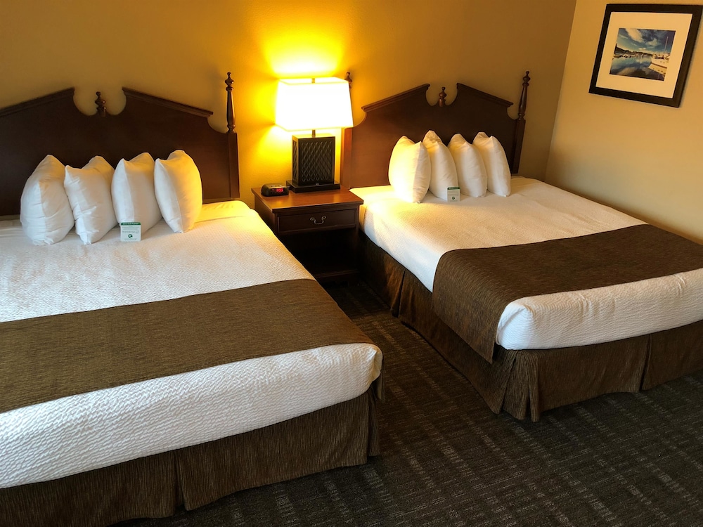 Best Western Lakewood 8/38
