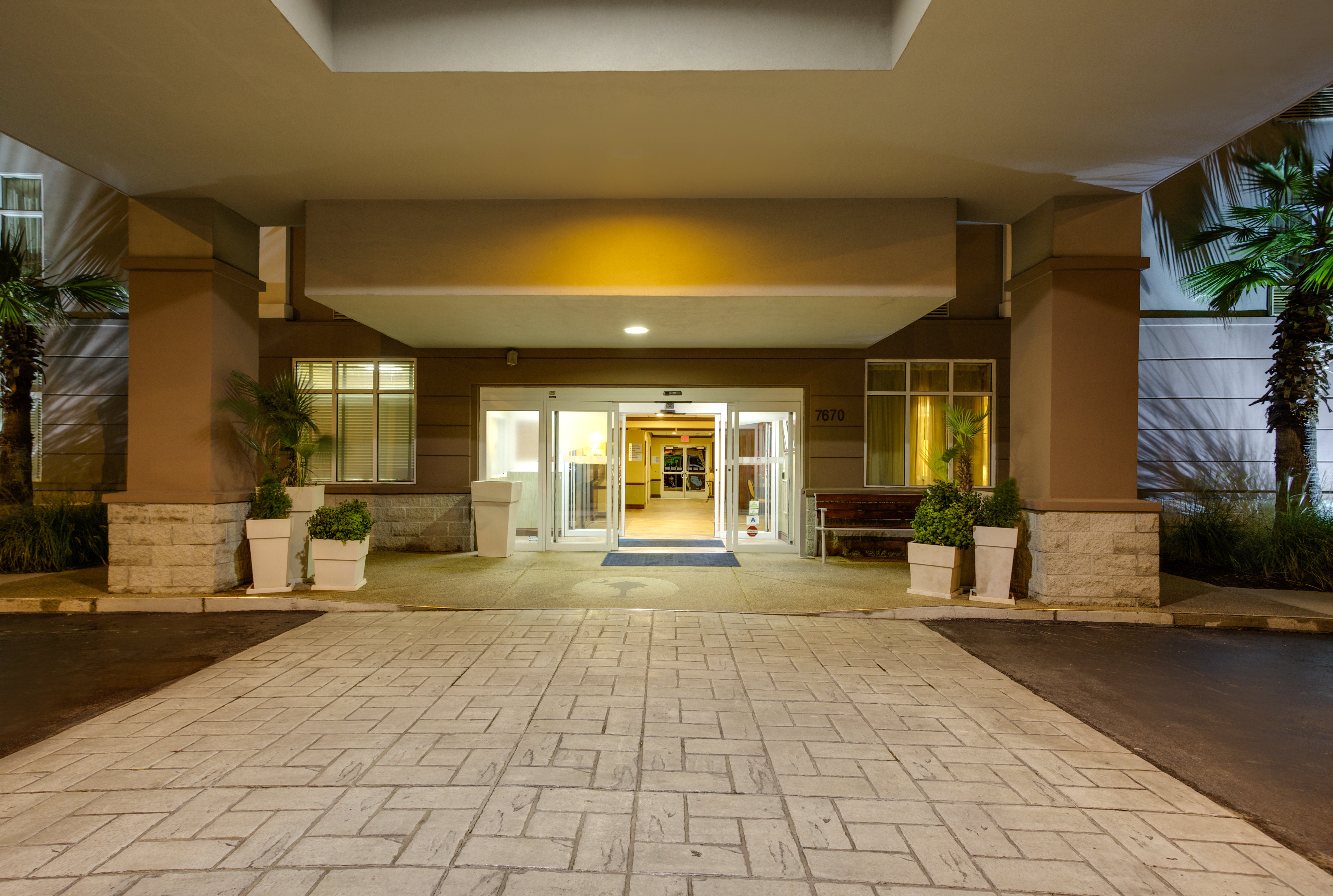 Holiday Inn Express Charleston Ashley Phosphate 2/30